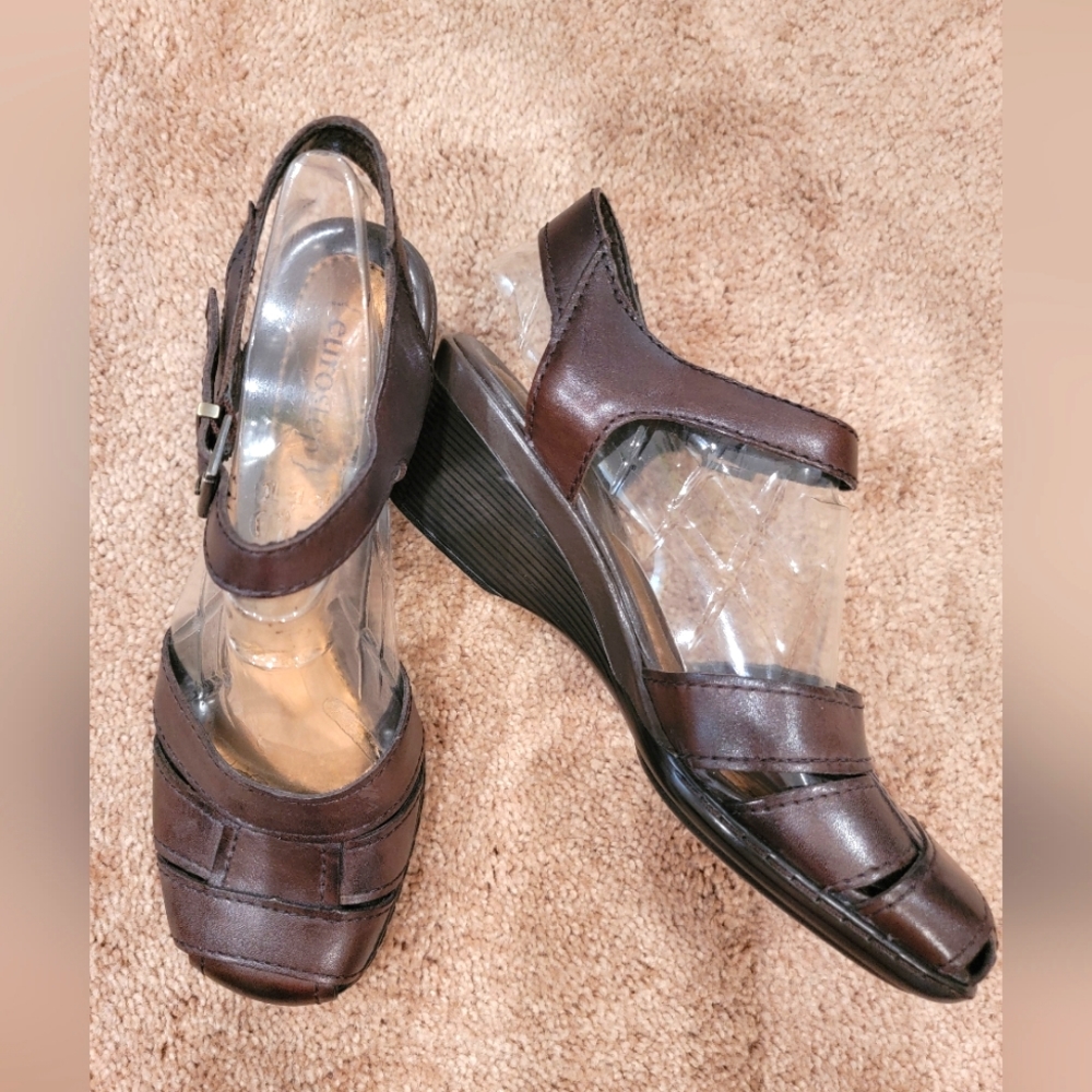 Eurostep Brown Leather Sandals, Size 8.5M